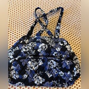 ⭐️ HOST PICK! ⭐️ Vera Bradley Triple Compartment Shoulder Bag in Frosted Floral
